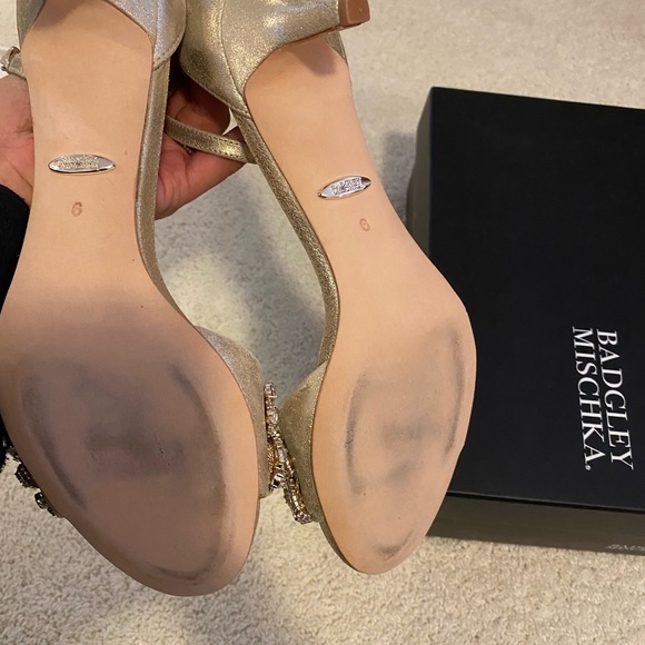 Badgley mischka heels BNIB sz 6